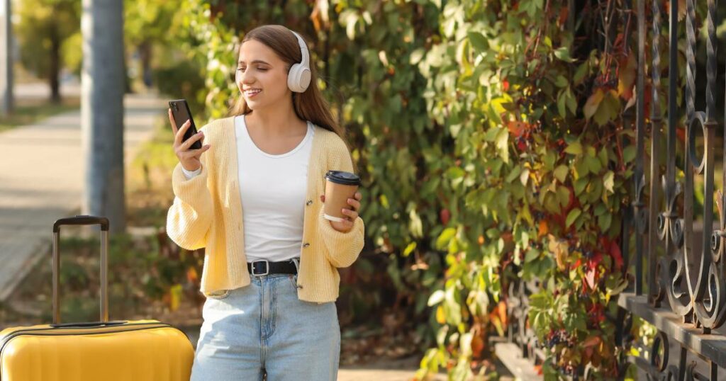 Viajante com fone