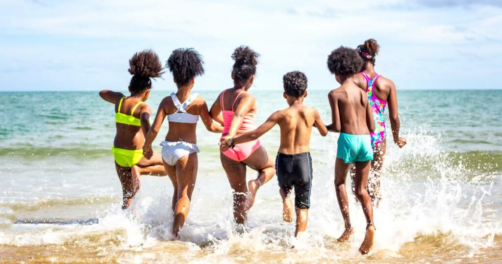 família na praia